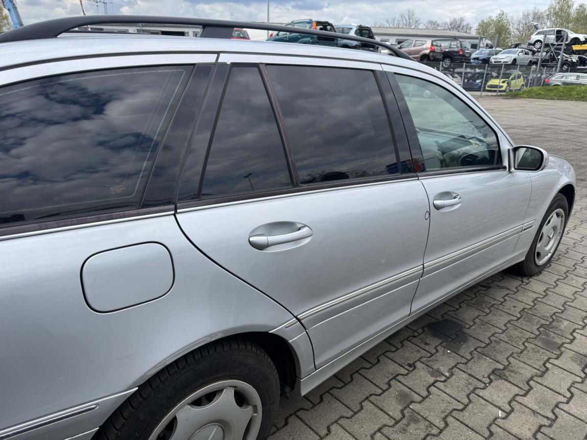 Mercedes C Klasse 203 original T&uuml;r hinten rechts 775 Iridiumsilbermetallic T-Modell Kombi Bj.2006